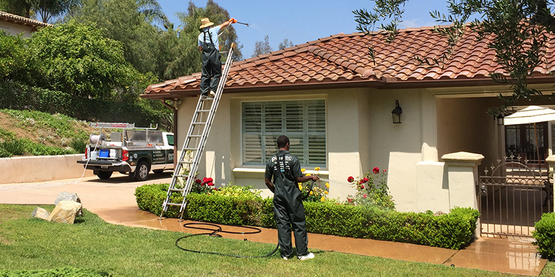 Commercial Roof Softwashing in Carlsbad, California